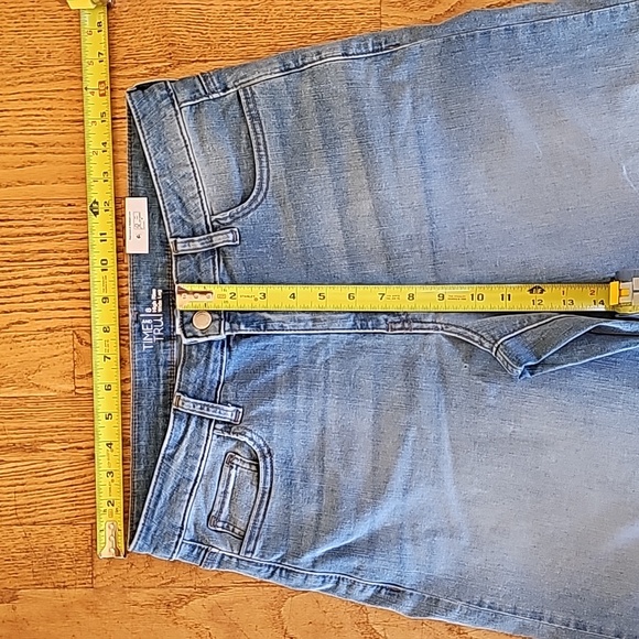 Time and Tru cropped jeans - Picture 8 of 10